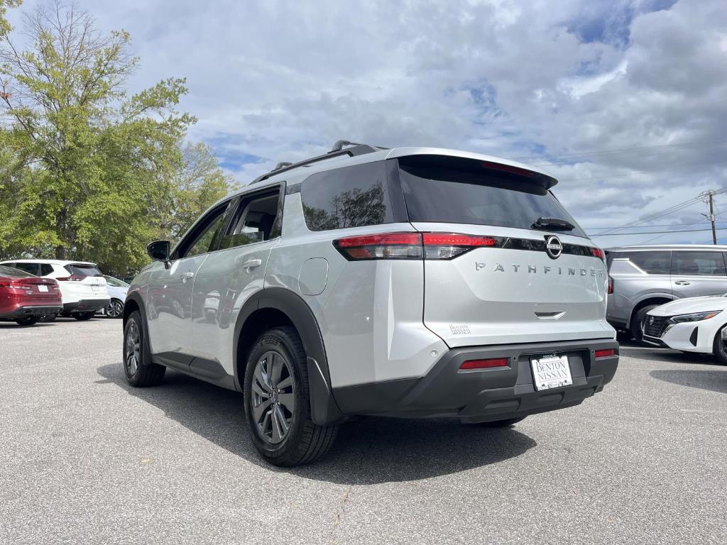 new 2025 Nissan Pathfinder car, priced at $33,176