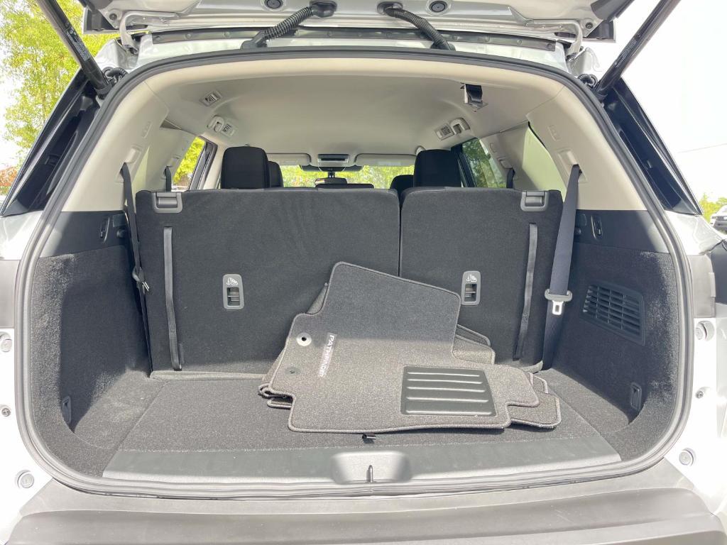 new 2025 Nissan Pathfinder car, priced at $33,176