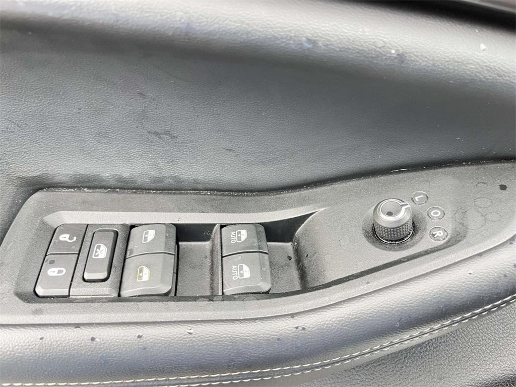 used 2024 Jeep Grand Cherokee L car, priced at $31,628