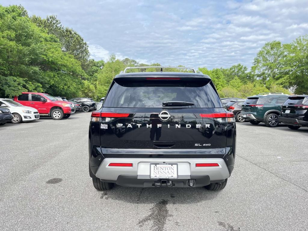 new 2025 Nissan Pathfinder car, priced at $46,376
