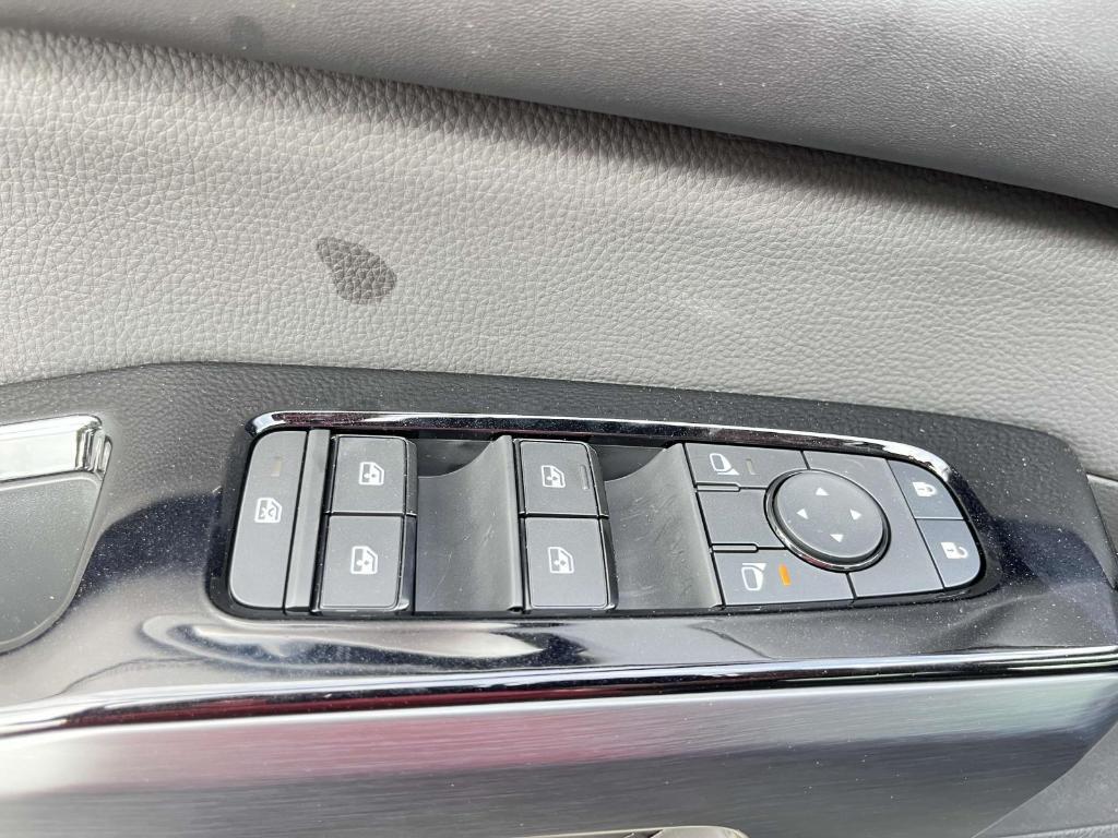 new 2025 Nissan Pathfinder car, priced at $46,376