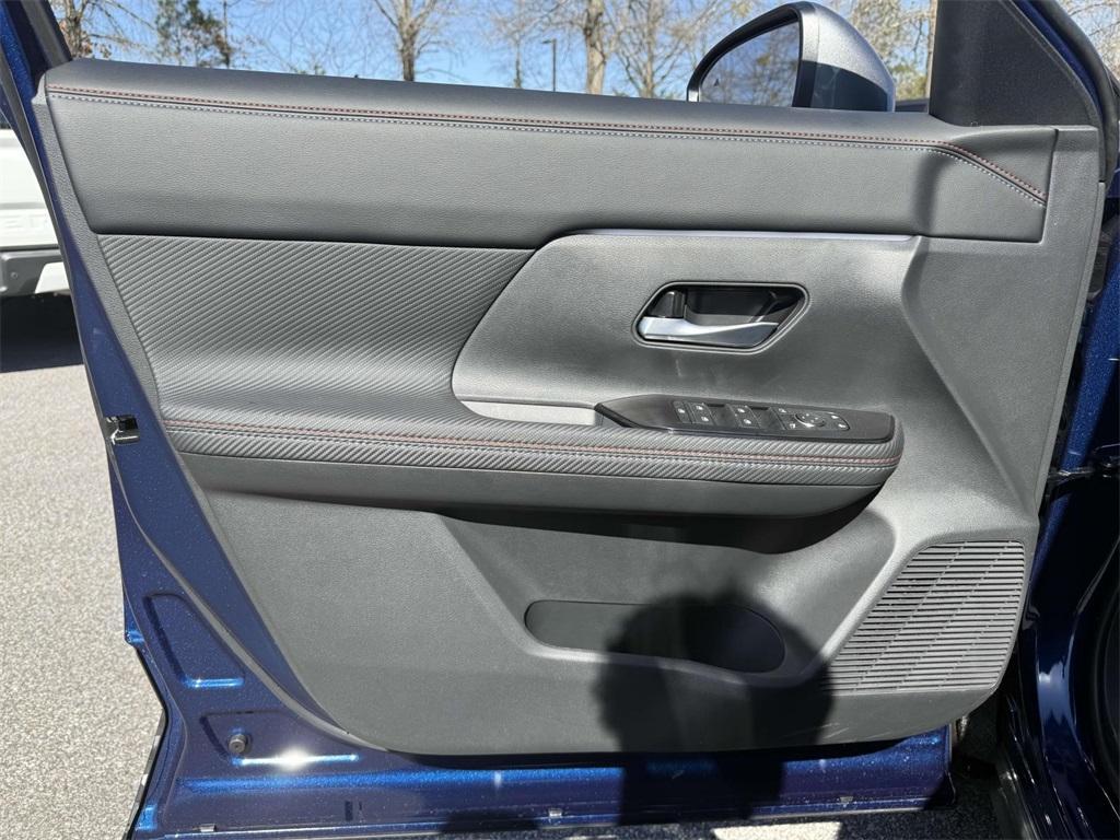 new 2025 Nissan Kicks car, priced at $27,575