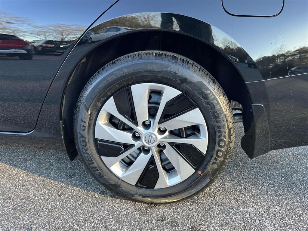 new 2025 Nissan Altima car, priced at $27,101