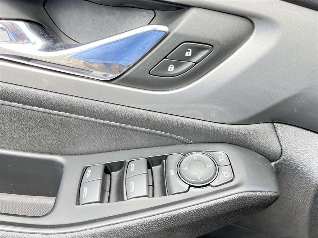 used 2023 Chevrolet Traverse car, priced at $28,385