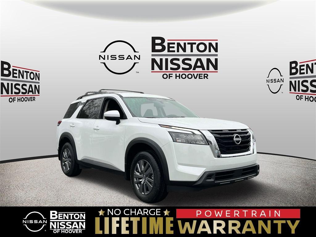 new 2025 Nissan Pathfinder car, priced at $39,697