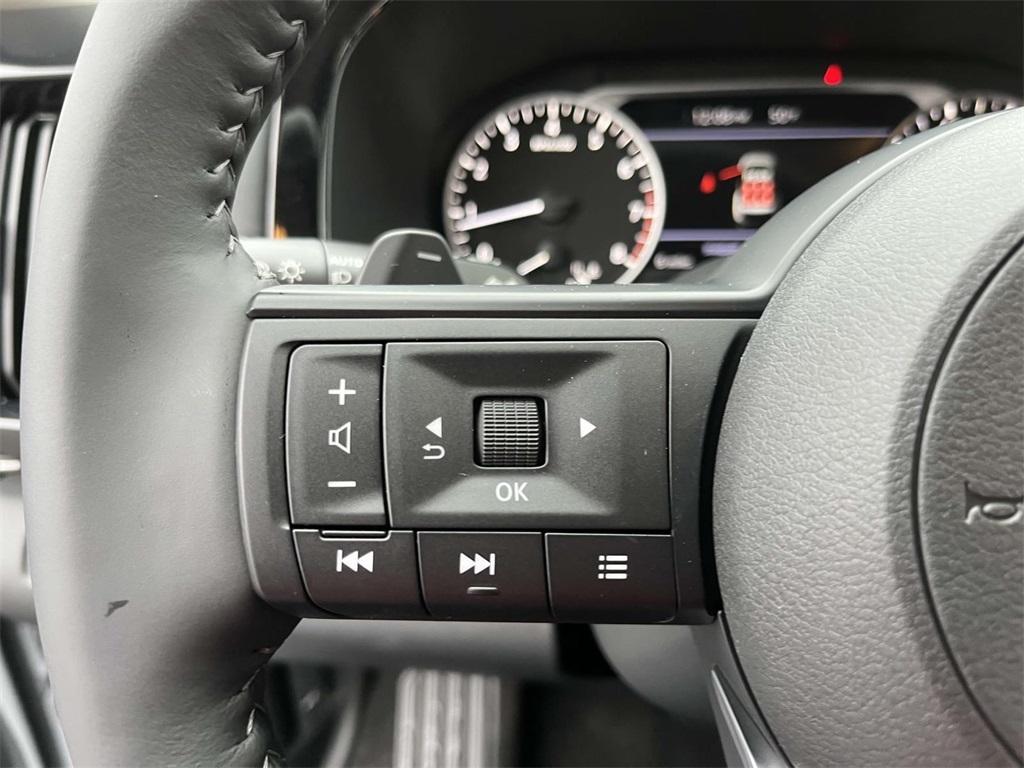 new 2025 Nissan Pathfinder car, priced at $39,697