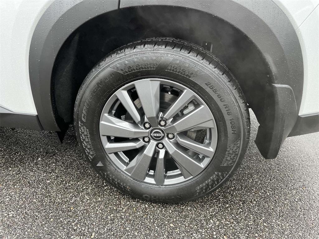 new 2025 Nissan Pathfinder car, priced at $39,697