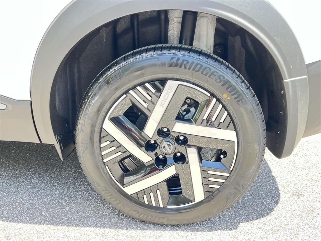 new 2025 Nissan Kicks car, priced at $24,423