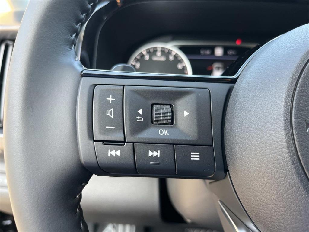 new 2025 Nissan Pathfinder car, priced at $35,721