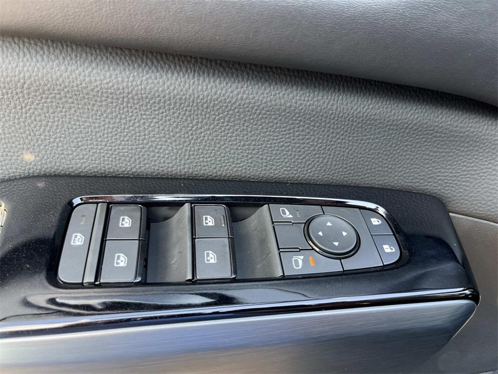new 2025 Nissan Pathfinder car, priced at $35,721