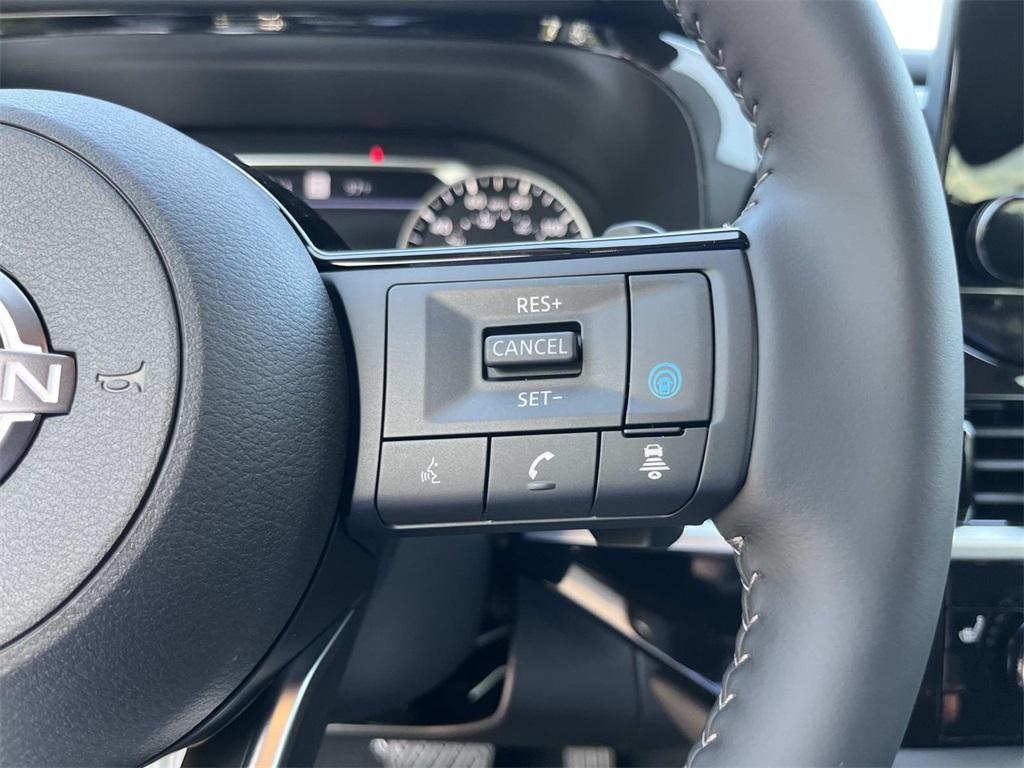 new 2025 Nissan Pathfinder car, priced at $35,721