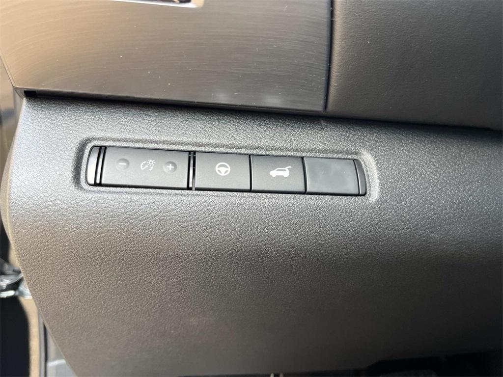 new 2025 Nissan Pathfinder car, priced at $35,721