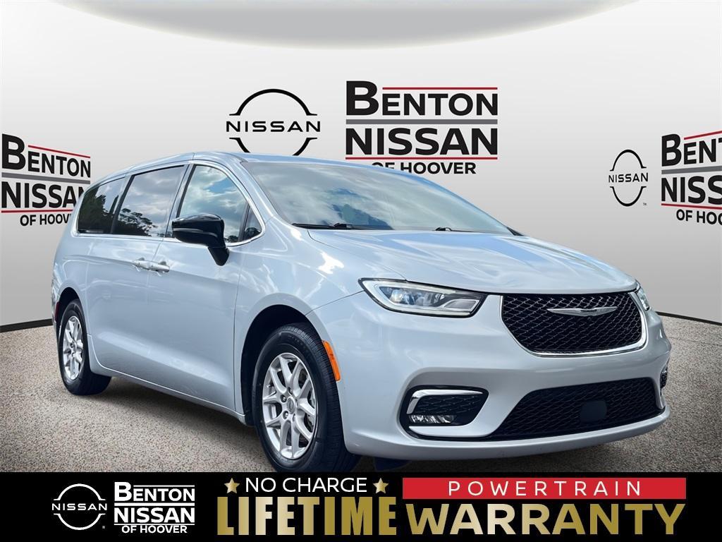 used 2024 Chrysler Pacifica car, priced at $28,403