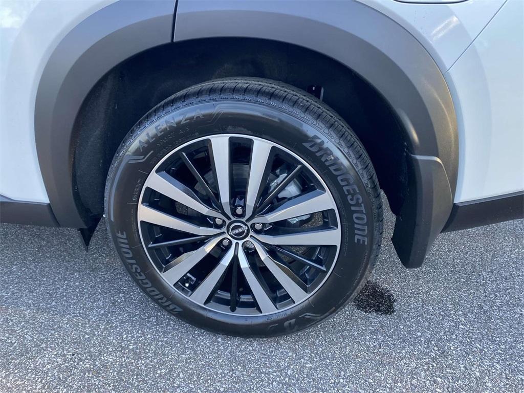 new 2025 Nissan Pathfinder car, priced at $48,946