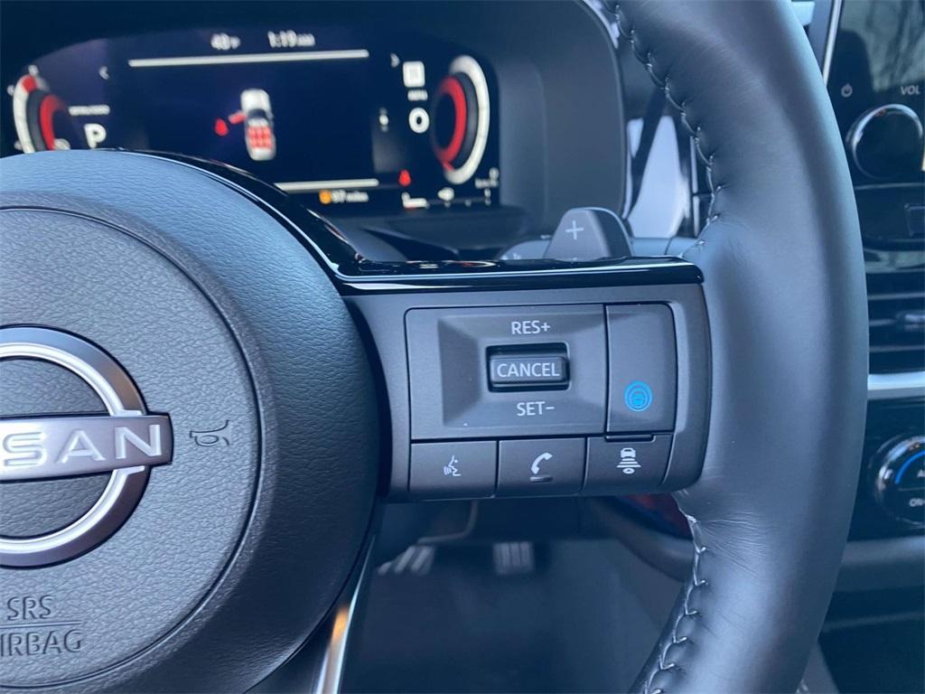 new 2025 Nissan Pathfinder car, priced at $48,946