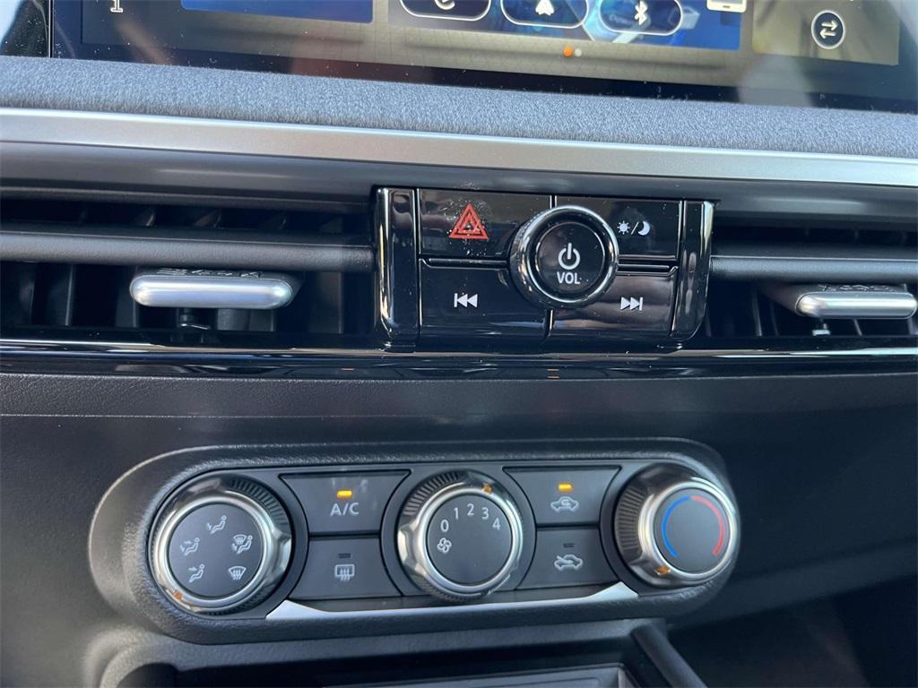 new 2025 Nissan Kicks car, priced at $26,431