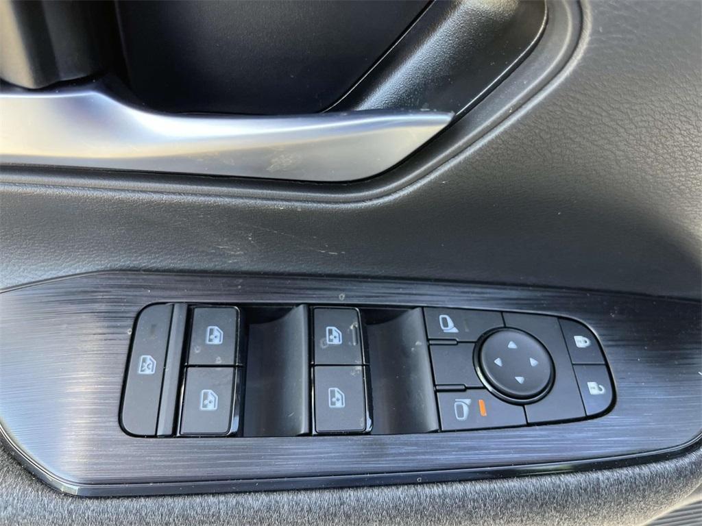 new 2025 Nissan Kicks car, priced at $26,431