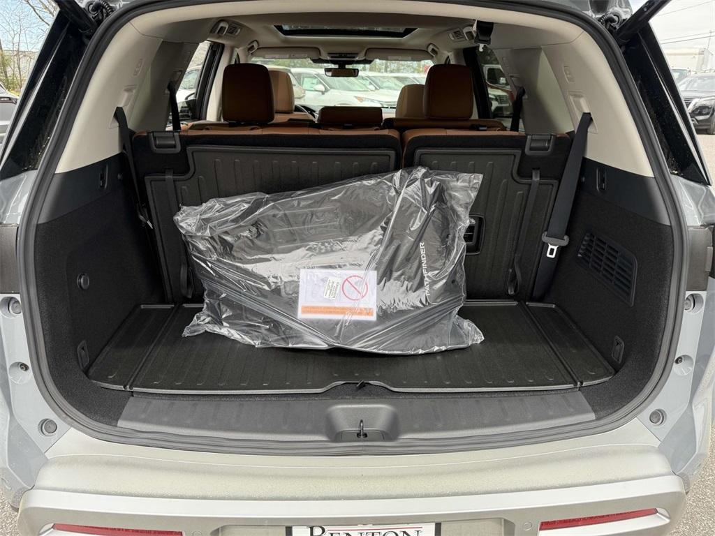 new 2025 Nissan Pathfinder car, priced at $48,318