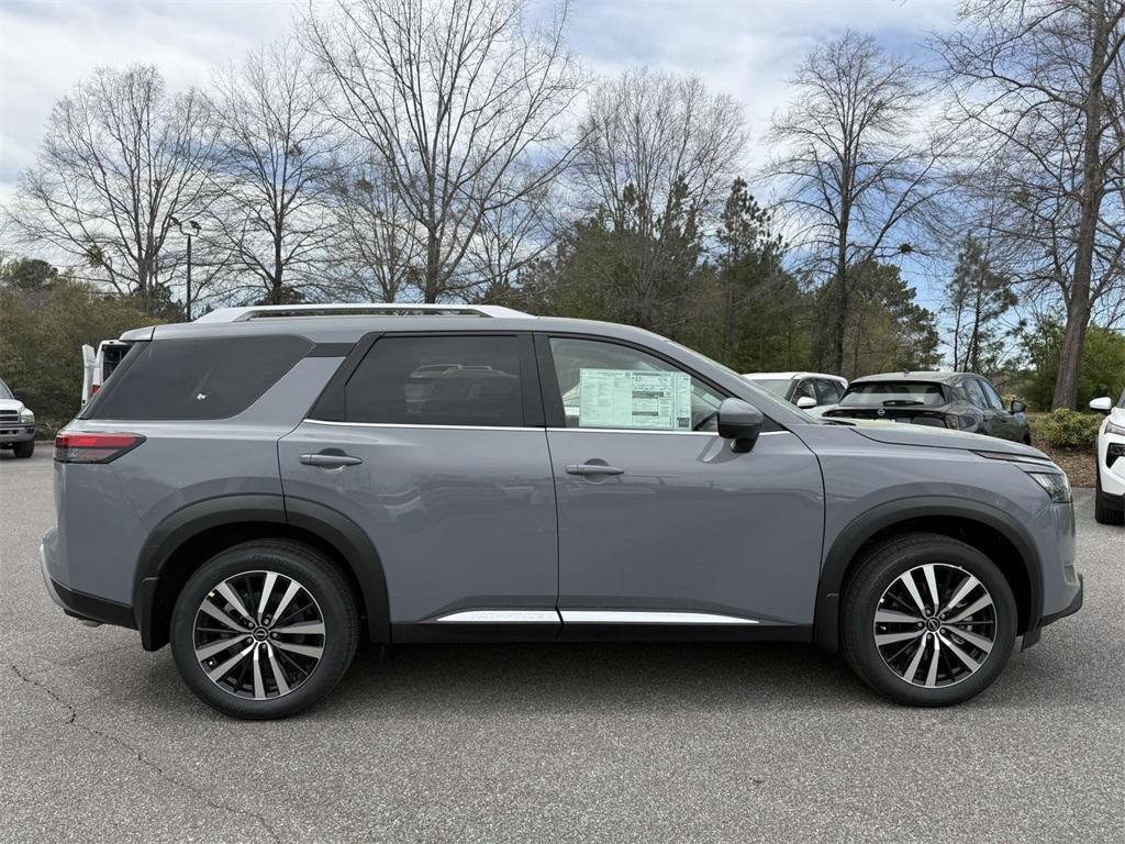 new 2025 Nissan Pathfinder car, priced at $48,318