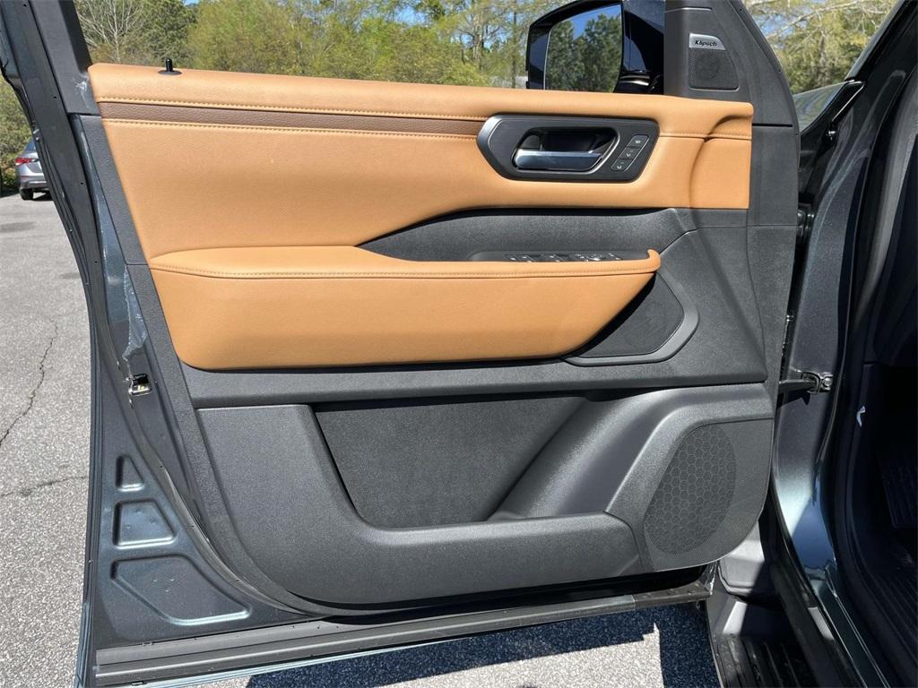 new 2025 Nissan Armada car, priced at $63,336