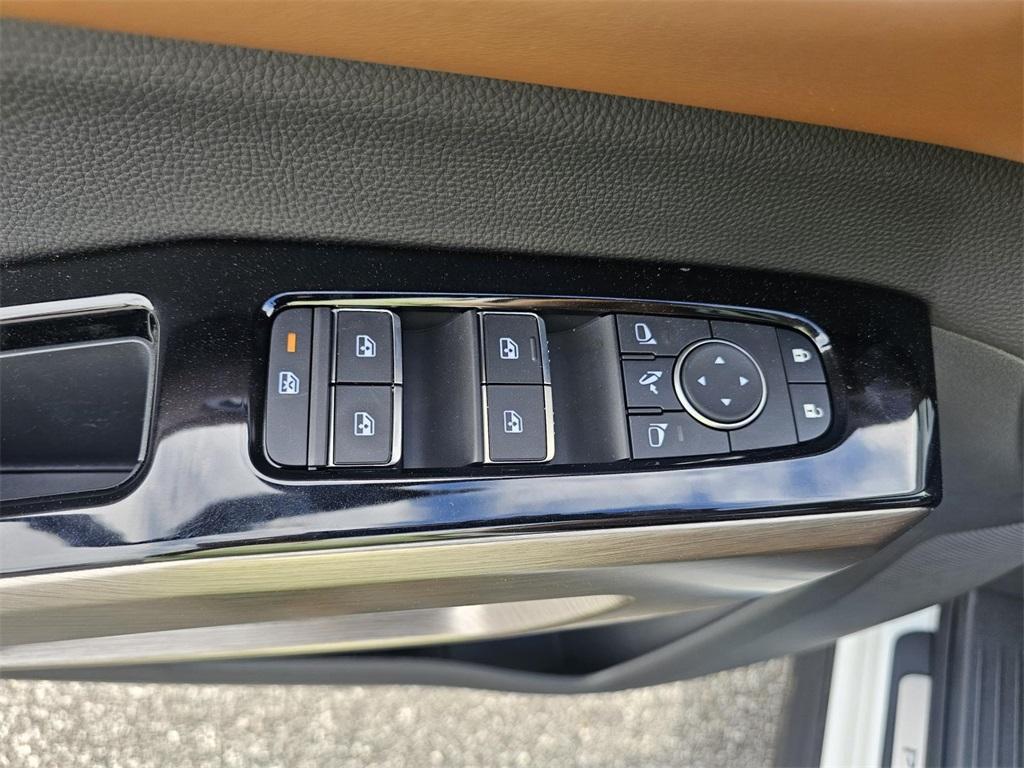 new 2025 Nissan Pathfinder car, priced at $48,763