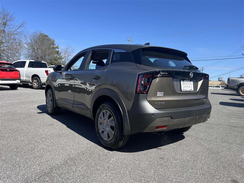 new 2025 Nissan Kicks car, priced at $24,650