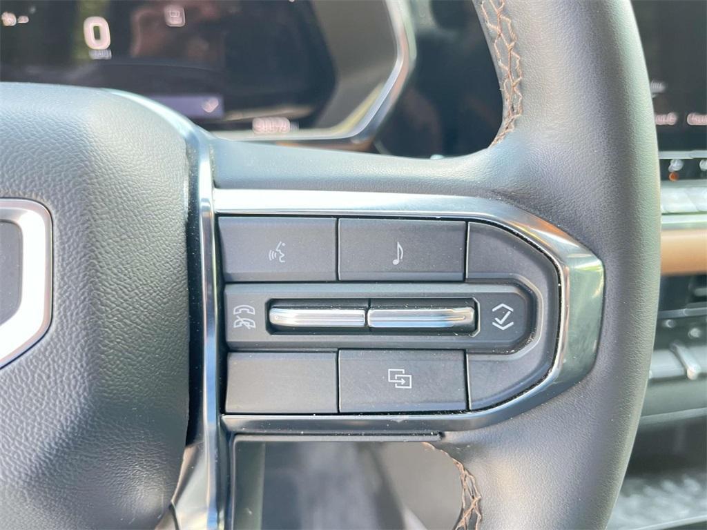 used 2024 GMC Canyon car, priced at $40,985