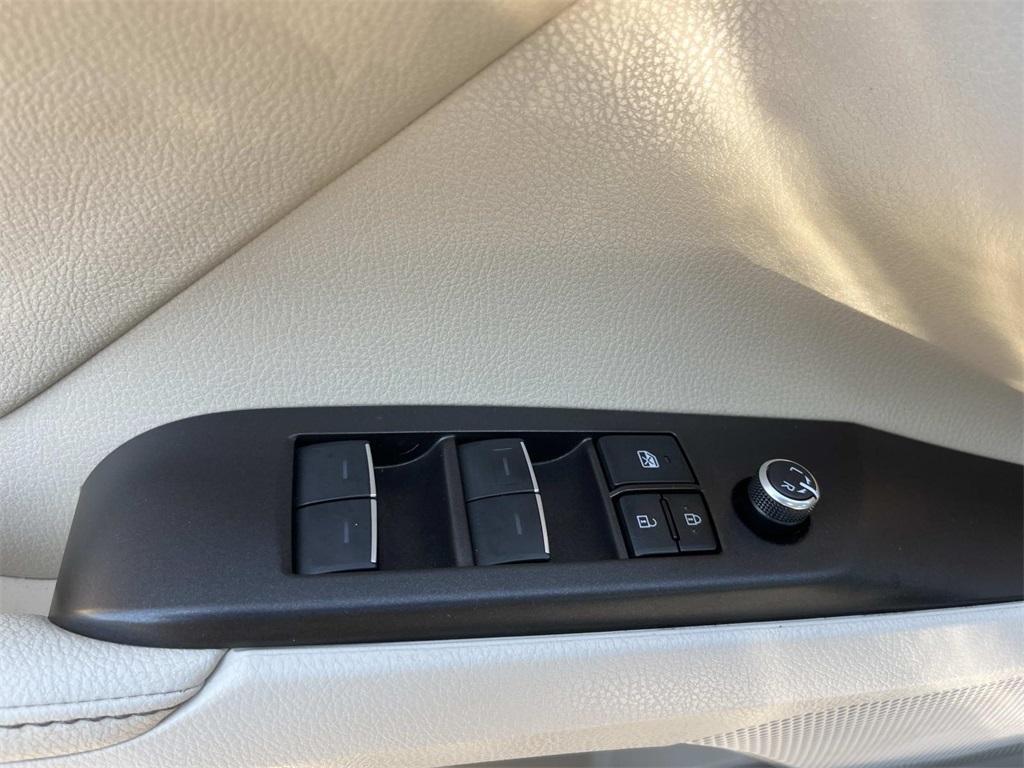 used 2022 Toyota Camry Hybrid car, priced at $21,563