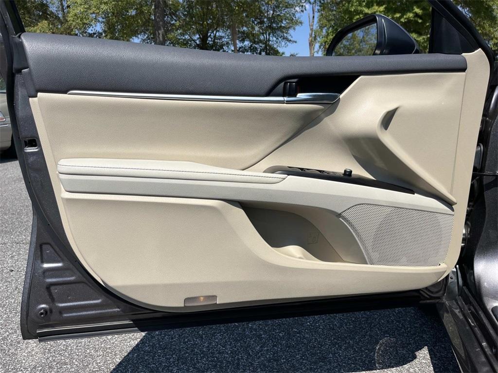 used 2022 Toyota Camry Hybrid car, priced at $21,563