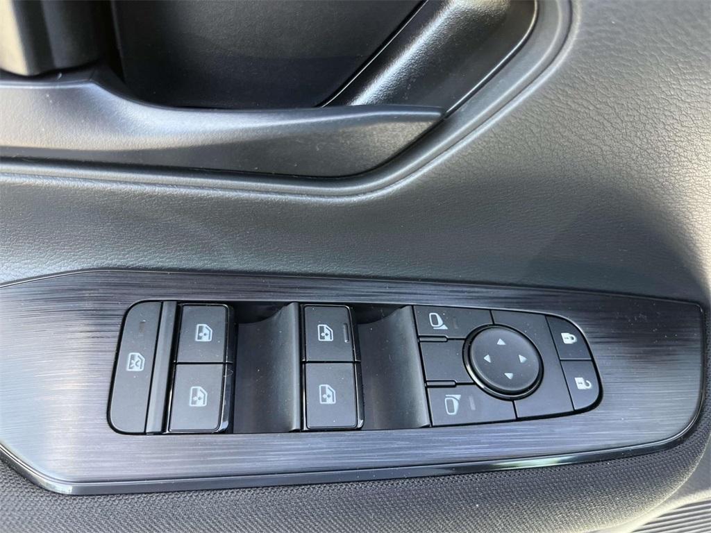 new 2025 Nissan Kicks car, priced at $23,252