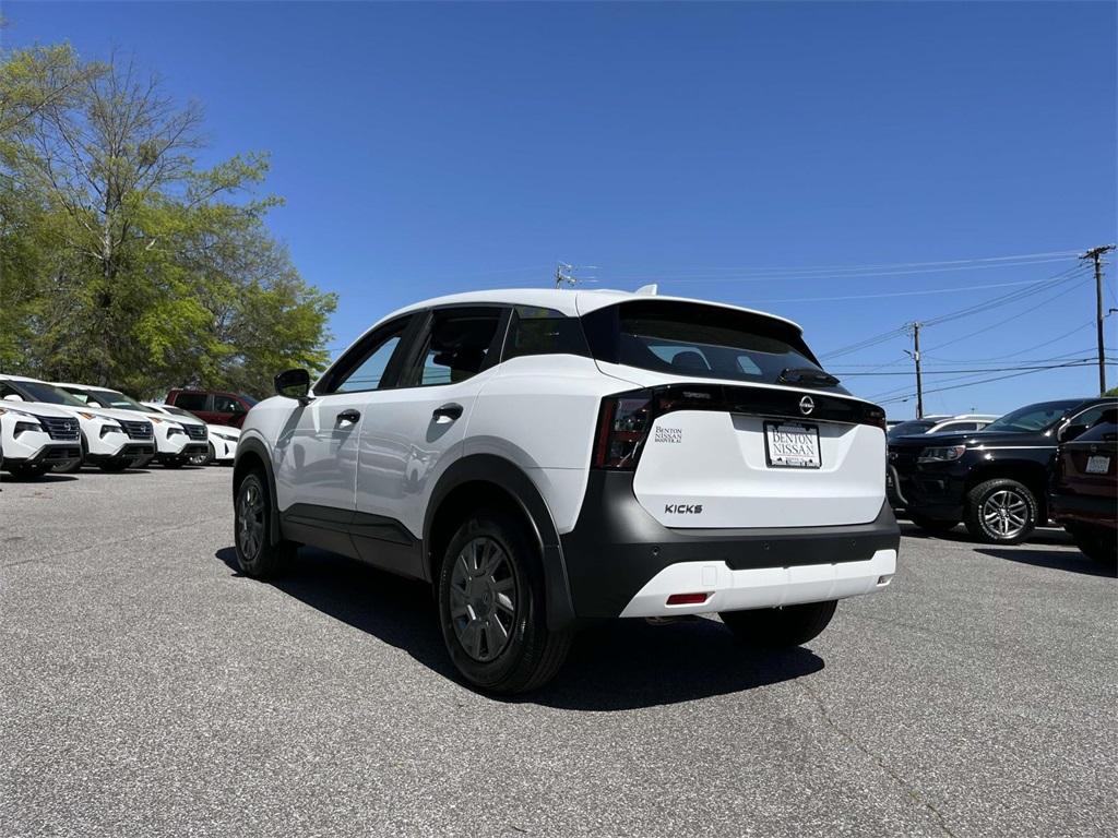 new 2025 Nissan Kicks car, priced at $23,252