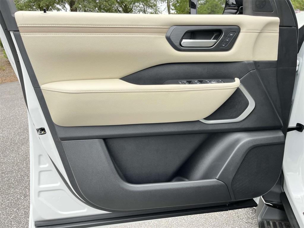new 2025 Nissan Armada car, priced at $69,292