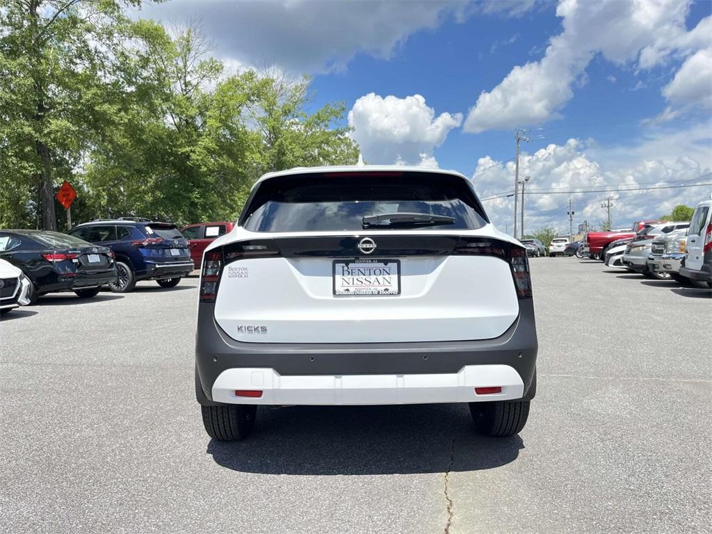new 2025 Nissan Kicks car, priced at $23,762