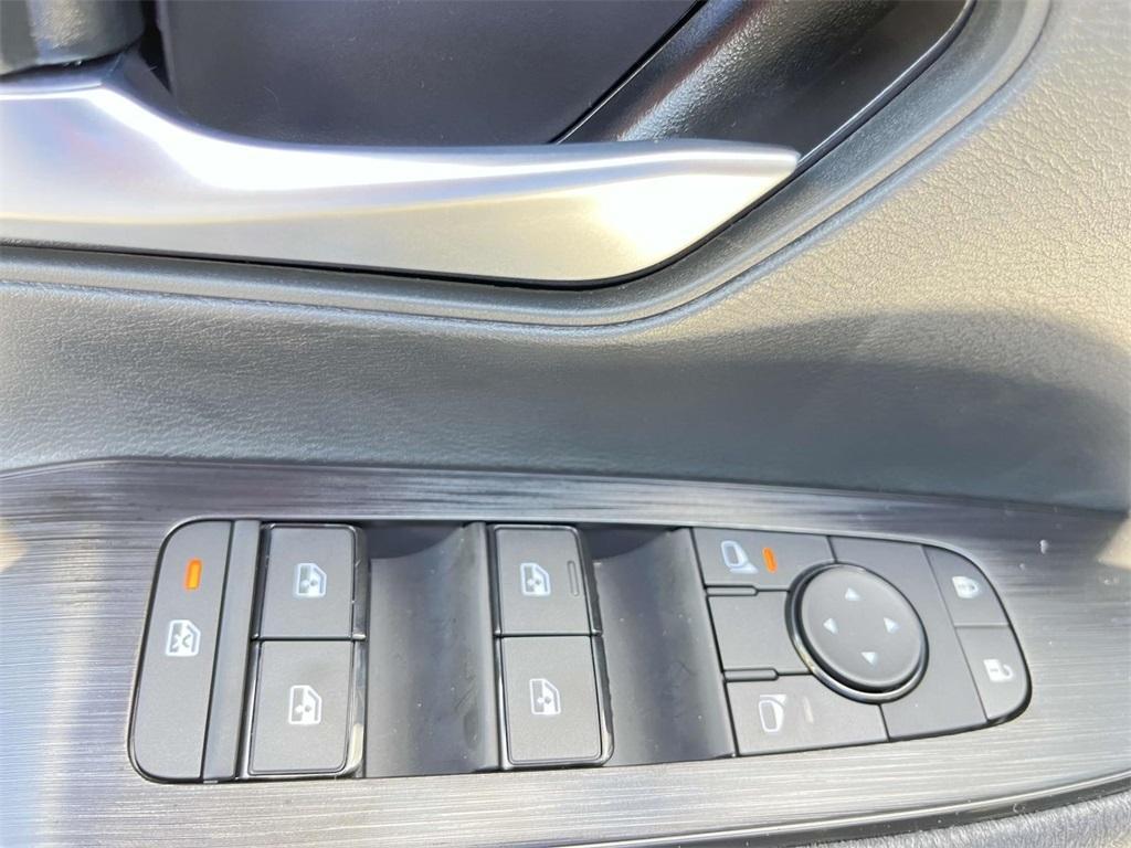 new 2025 Nissan Kicks car, priced at $23,762