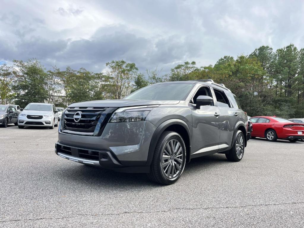 new 2025 Nissan Pathfinder car, priced at $39,275