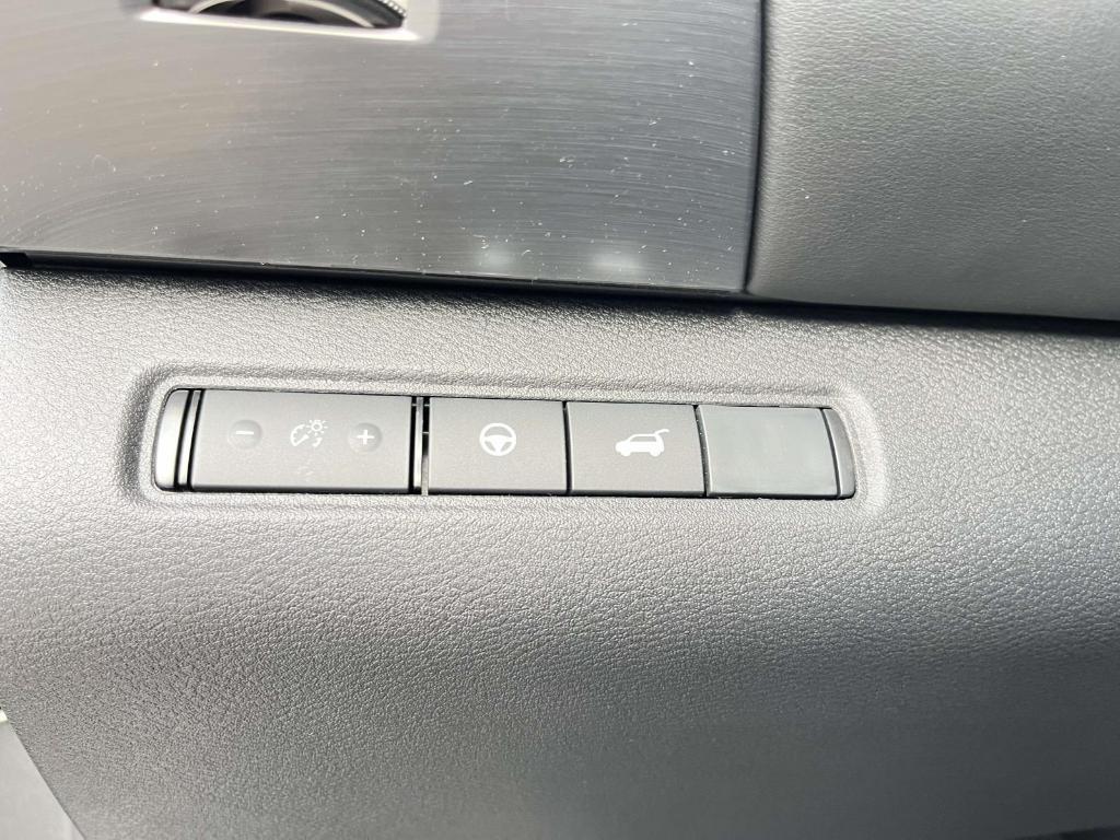 new 2025 Nissan Pathfinder car, priced at $39,275