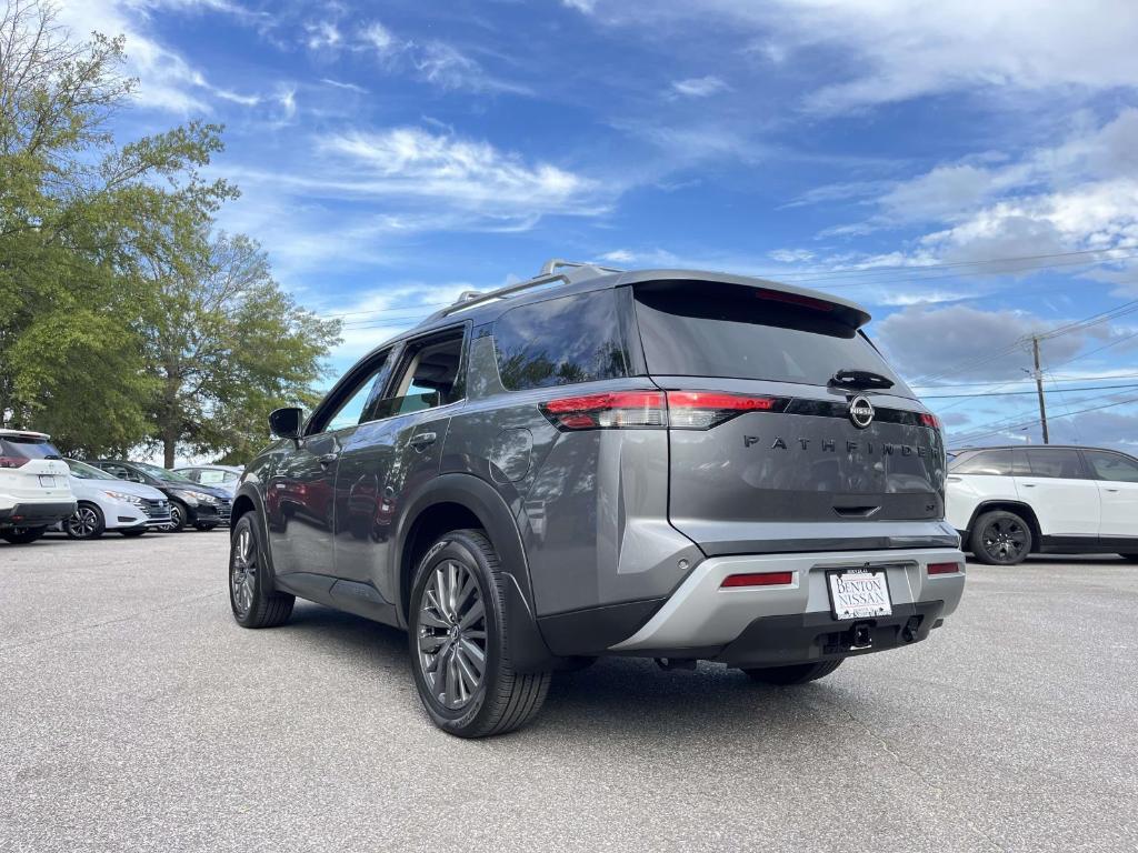 new 2025 Nissan Pathfinder car, priced at $39,275