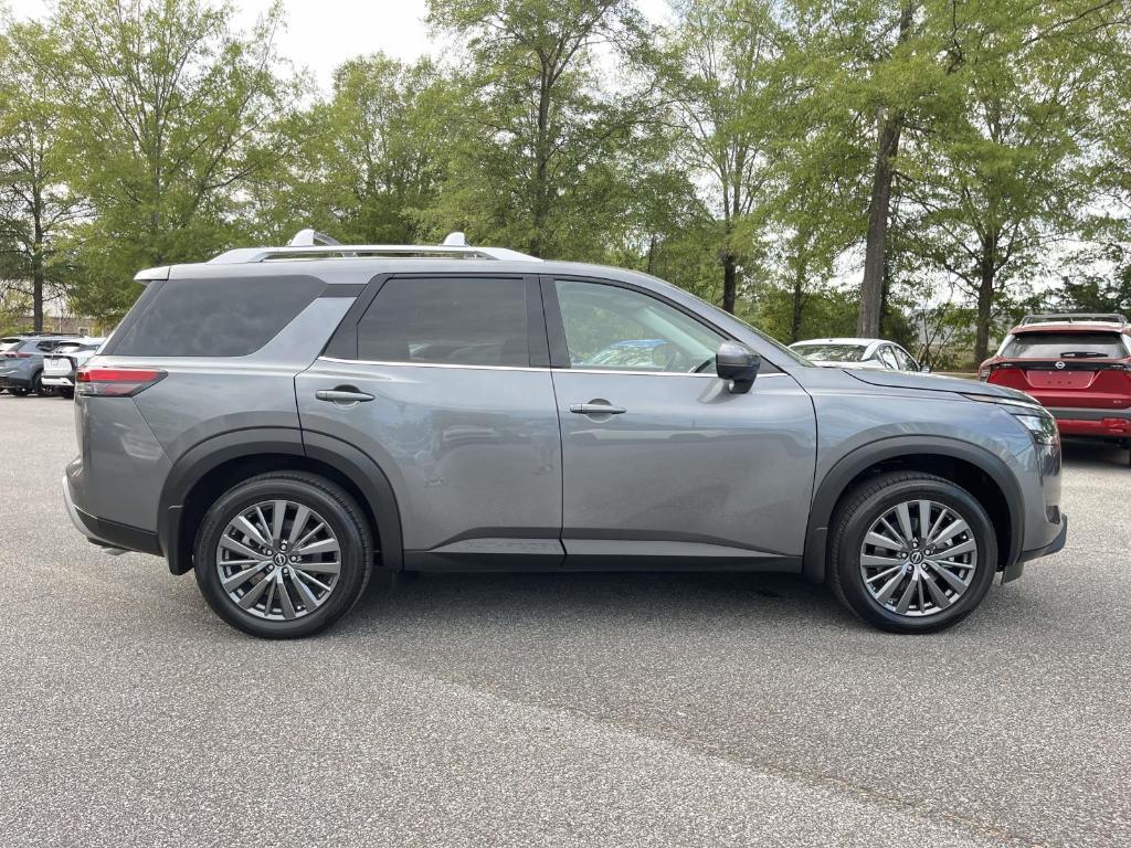 new 2025 Nissan Pathfinder car, priced at $39,275