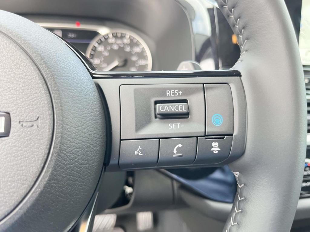 new 2025 Nissan Pathfinder car, priced at $39,275