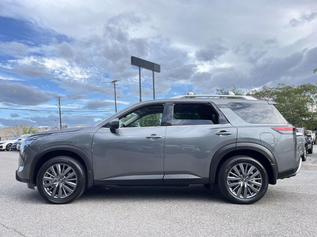 new 2025 Nissan Pathfinder car, priced at $39,275