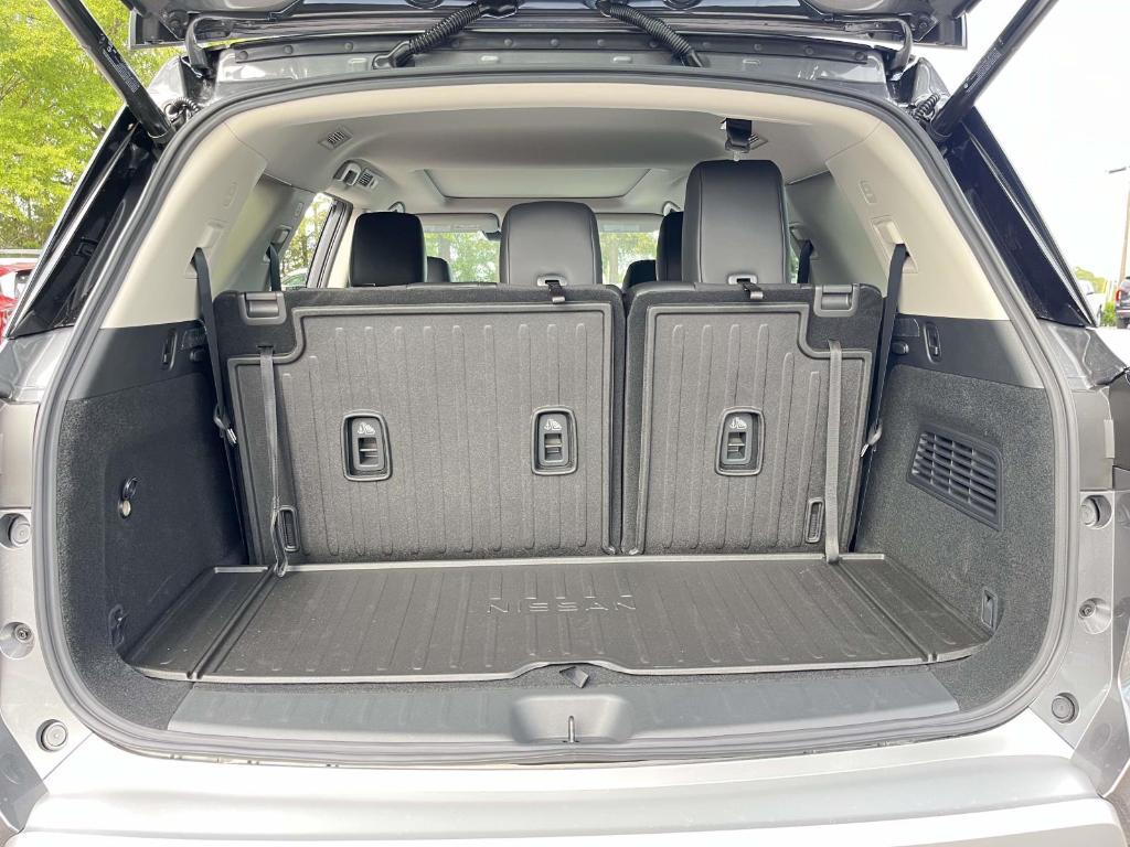 new 2025 Nissan Pathfinder car, priced at $39,275