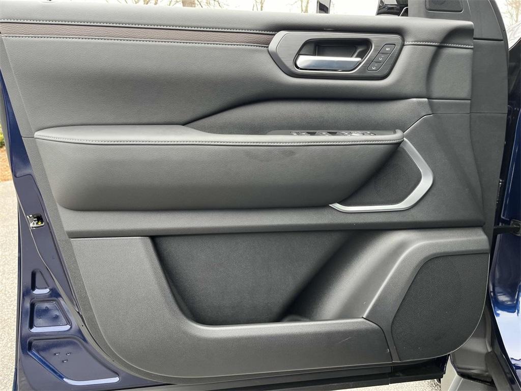 new 2025 Nissan Armada car, priced at $72,487