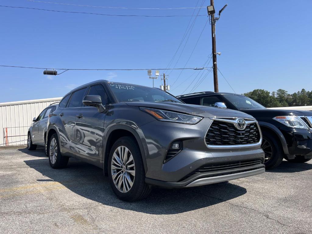 used 2025 Toyota Highlander car