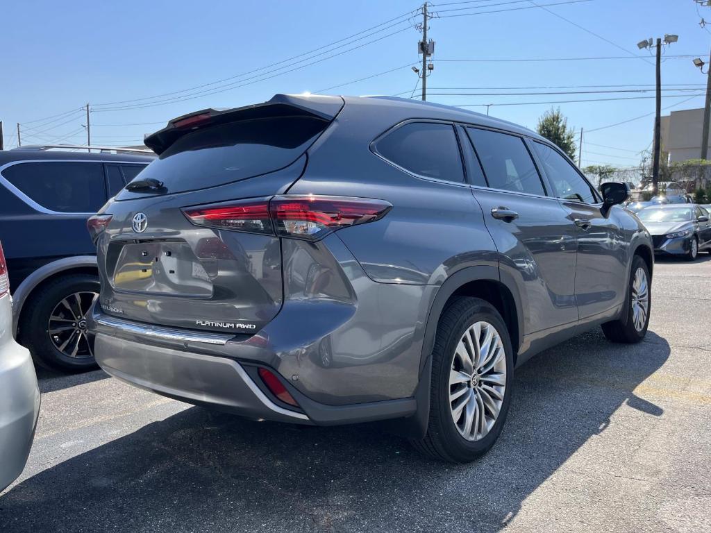 used 2025 Toyota Highlander car