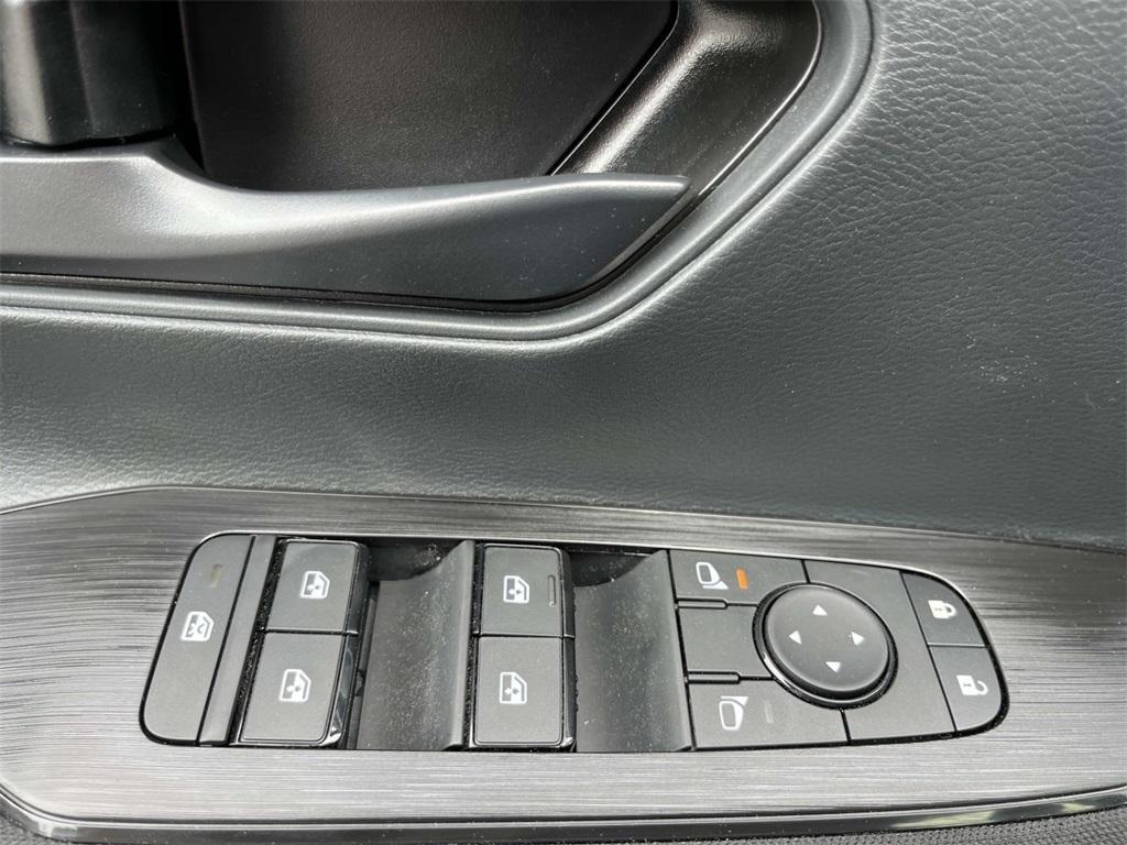 new 2025 Nissan Kicks car, priced at $24,650