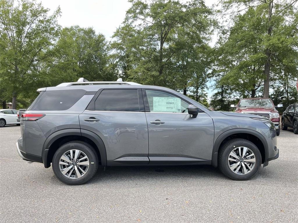 new 2025 Nissan Pathfinder car, priced at $40,721