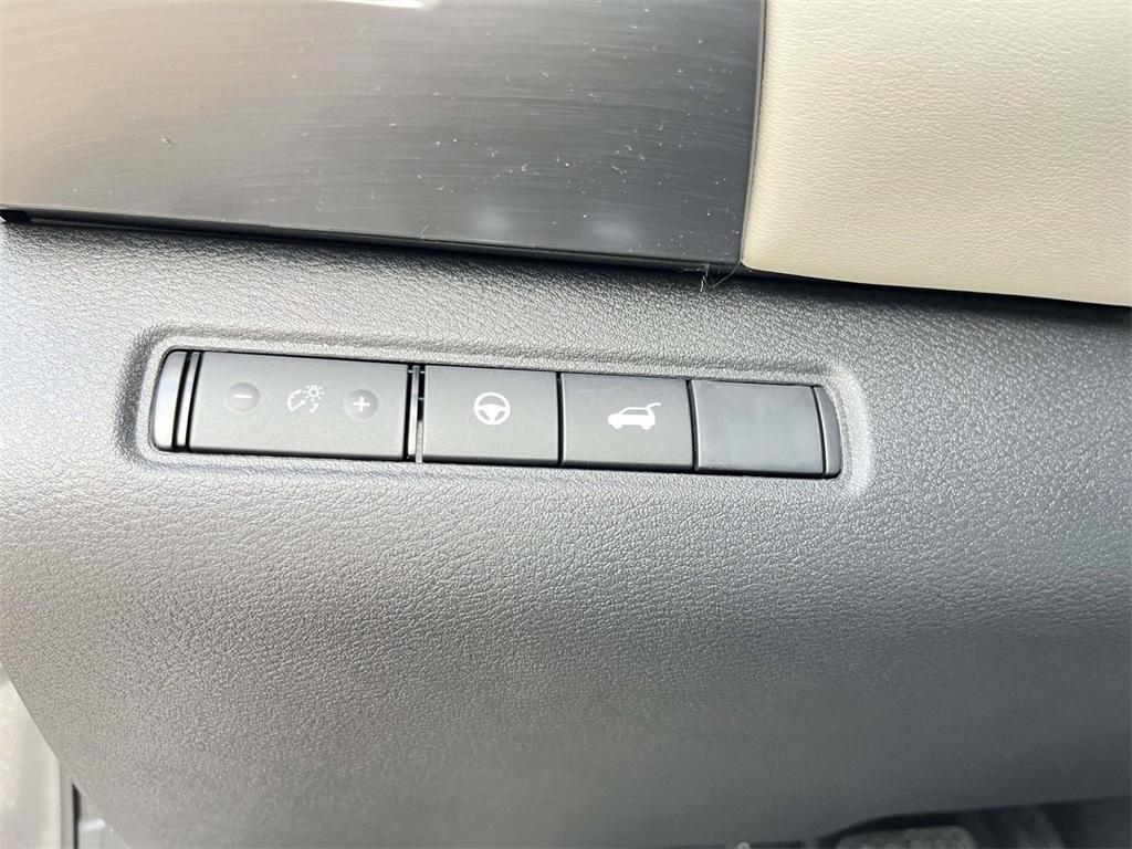 new 2025 Nissan Pathfinder car, priced at $40,721