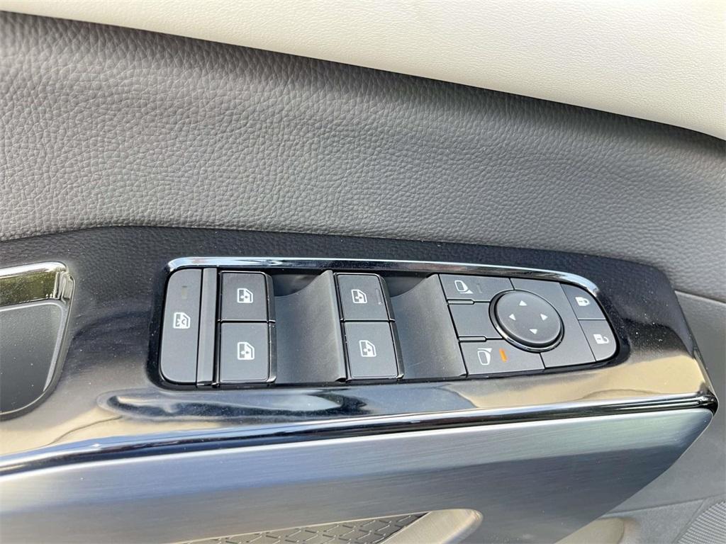 new 2025 Nissan Pathfinder car, priced at $40,721