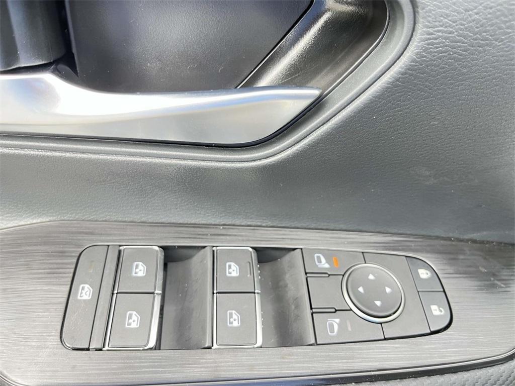 new 2025 Nissan Kicks car, priced at $28,883