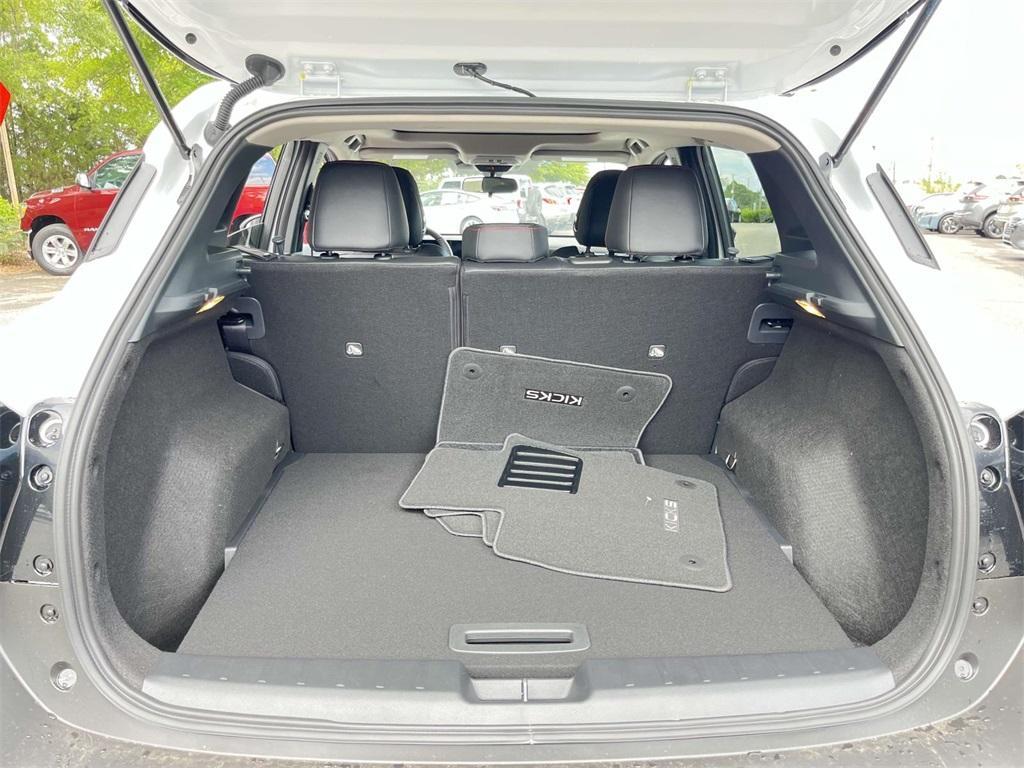 new 2025 Nissan Kicks car, priced at $28,883
